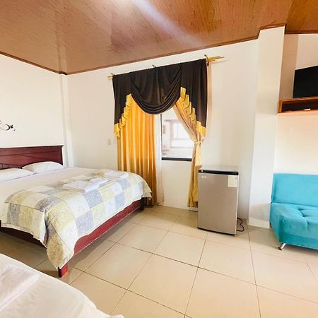 Casa Los Delfines Hotell Puerto Villamil Exteriör bild