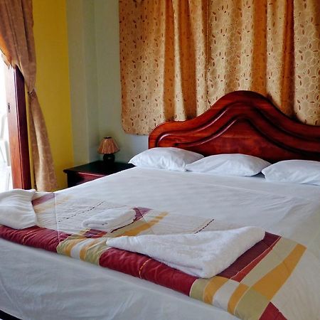 Casa Los Delfines Hotell Puerto Villamil Exteriör bild
