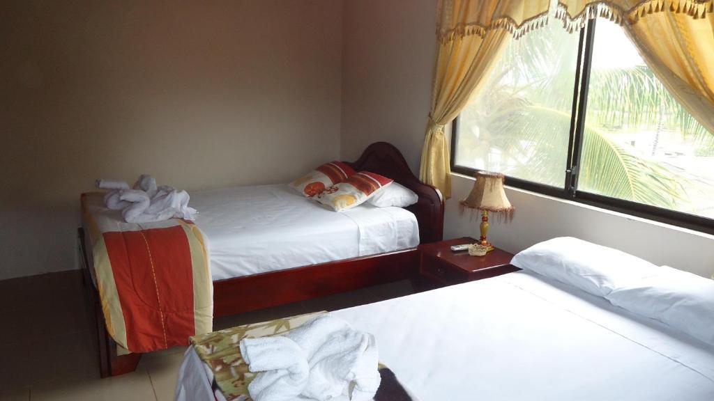 Casa Los Delfines Hotell Puerto Villamil Exteriör bild
