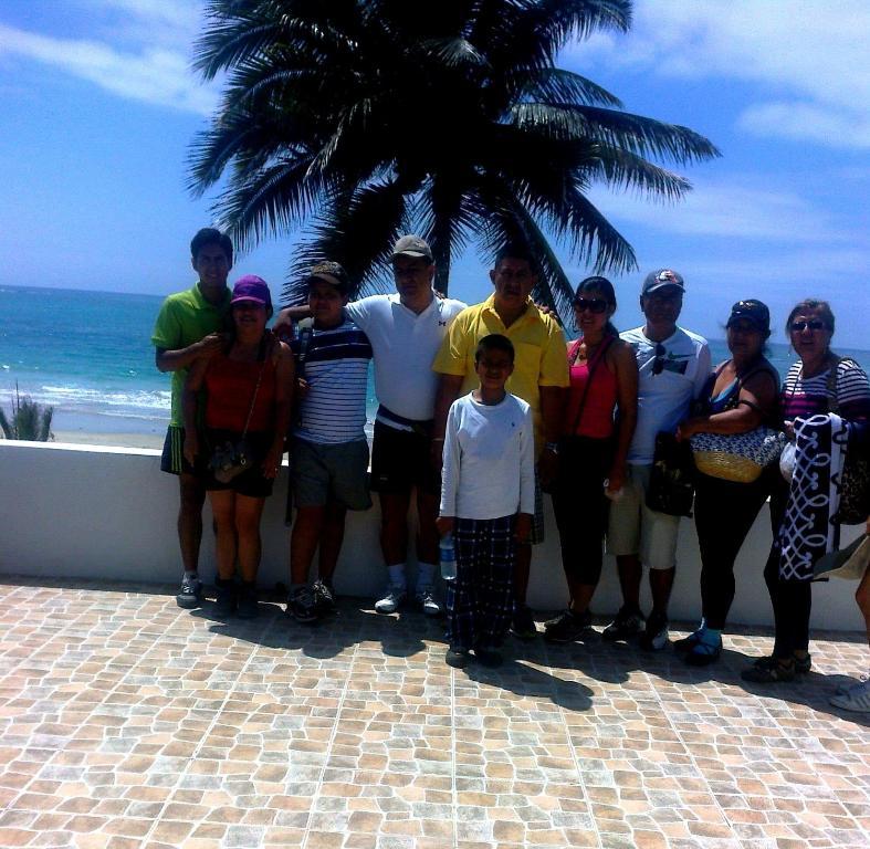 Casa Los Delfines Hotell Puerto Villamil Exteriör bild