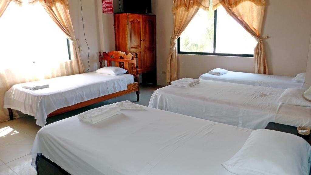 Casa Los Delfines Hotell Puerto Villamil Exteriör bild