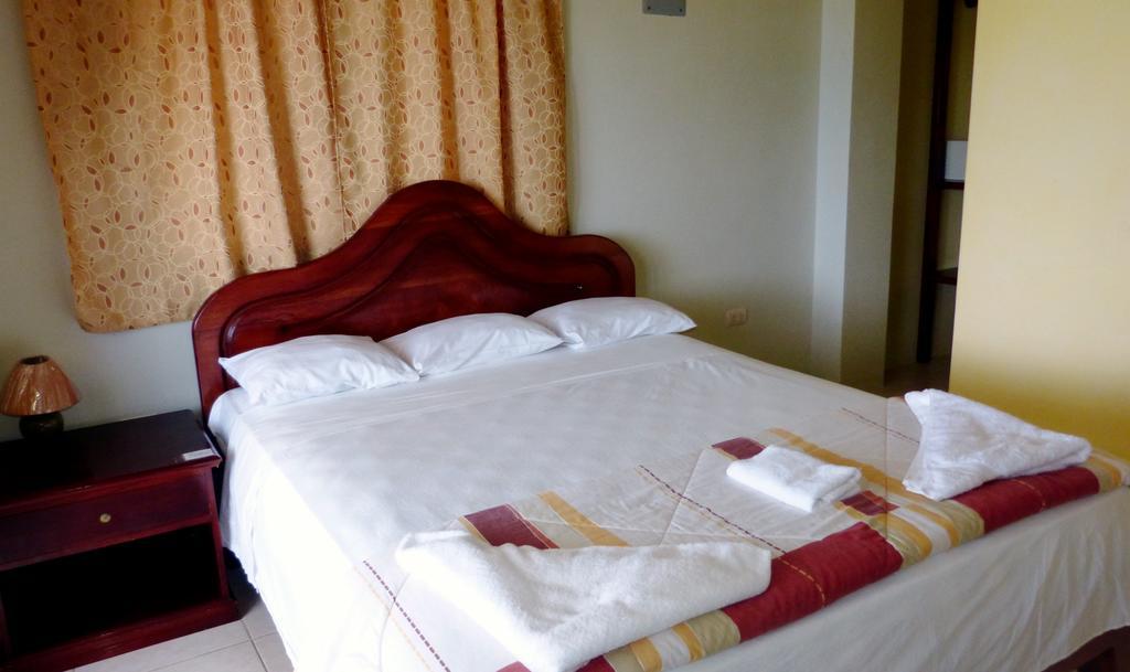 Casa Los Delfines Hotell Puerto Villamil Exteriör bild